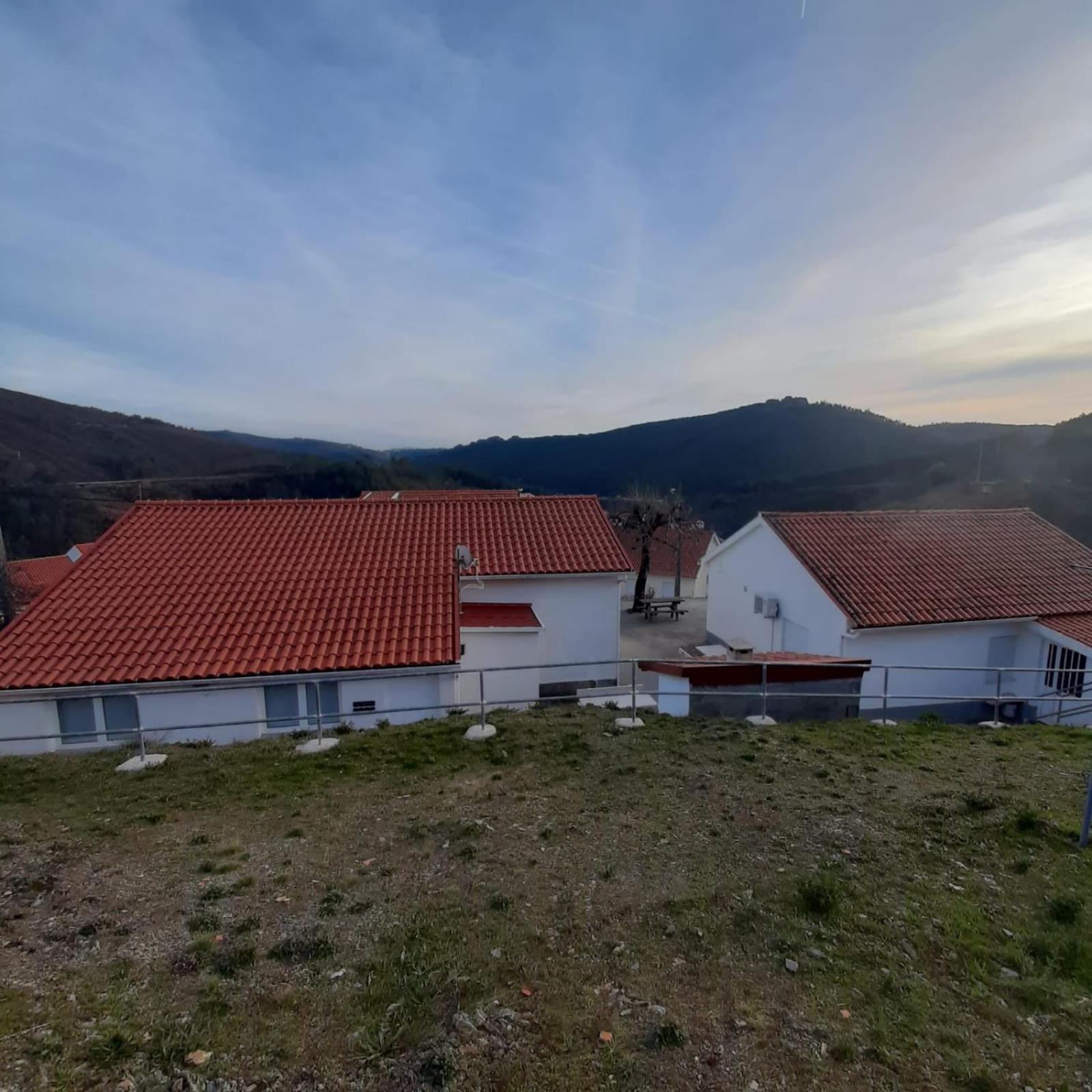 Casas Da Escola - "A Escola" - Meas Βίλα Pampilhosa da Serra Εξωτερικό φωτογραφία